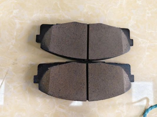 04465-YZZE9 کیت پد های ترمز برای تویوتا Hiace LH50 LH60 YH50 YH60 LH55 LH56